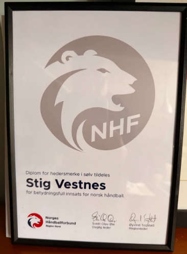 Hedersmerket i sølv til stig Vestnes